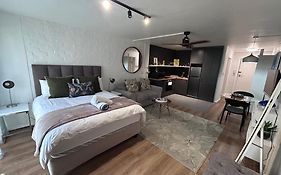 Greenpoint Chic Studio Apartment